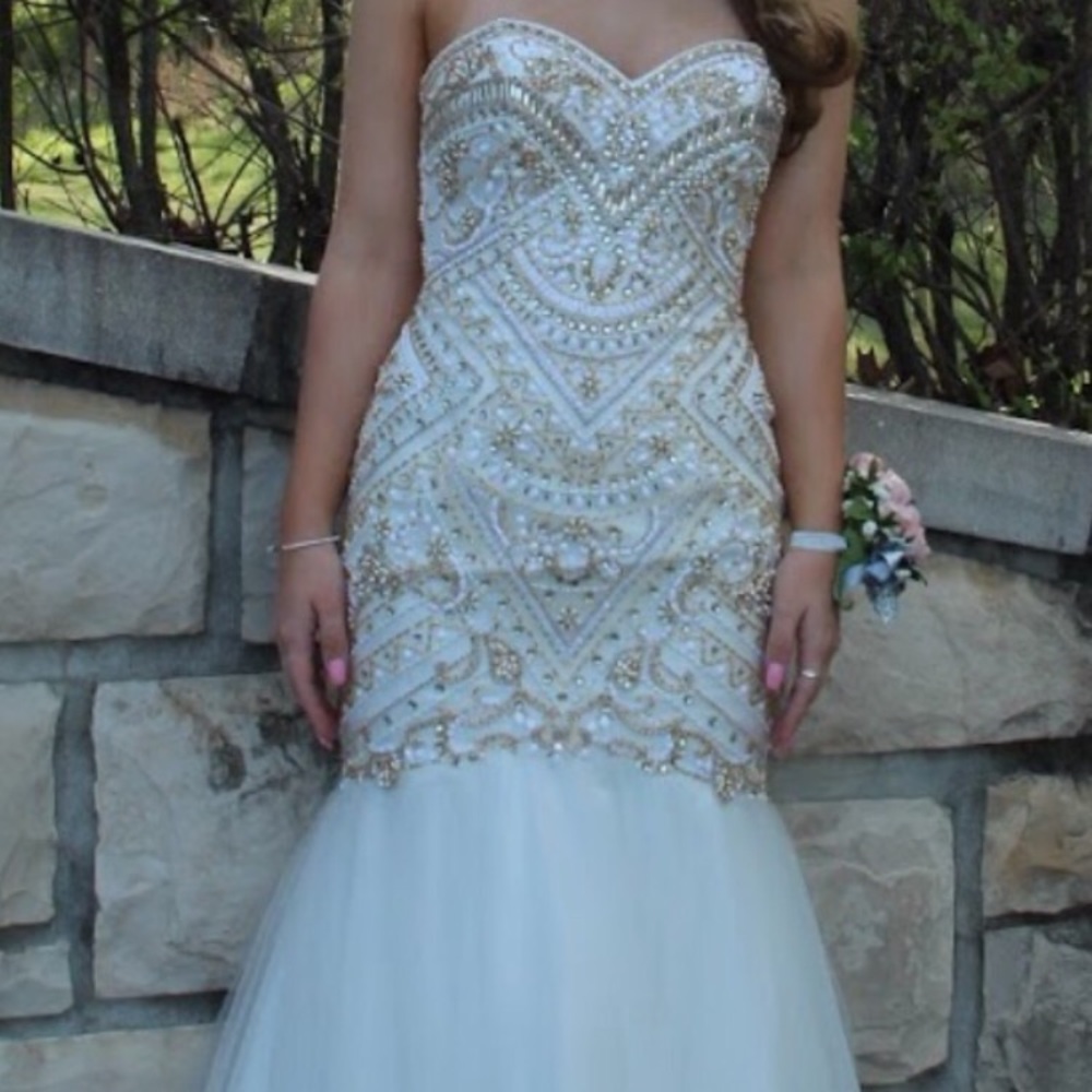 prom/ wedding dress